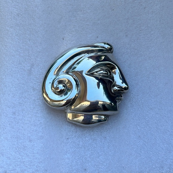 Patricia Von Musulin collectible preloved vintage silver iconic signed face Pin - Picture 8 of 16